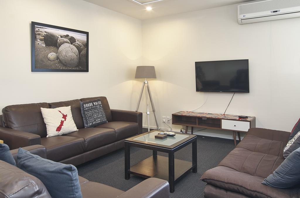 Riccarton Loft - Christchurch Holiday Homes ภายนอก รูปภาพ