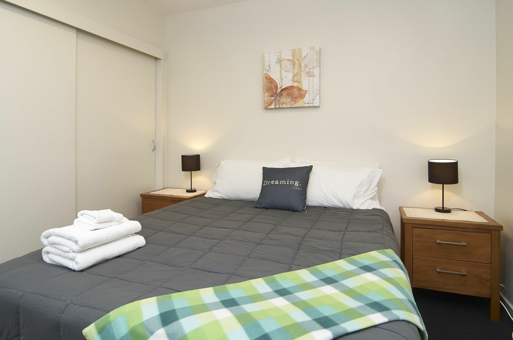 Riccarton Loft - Christchurch Holiday Homes ภายนอก รูปภาพ