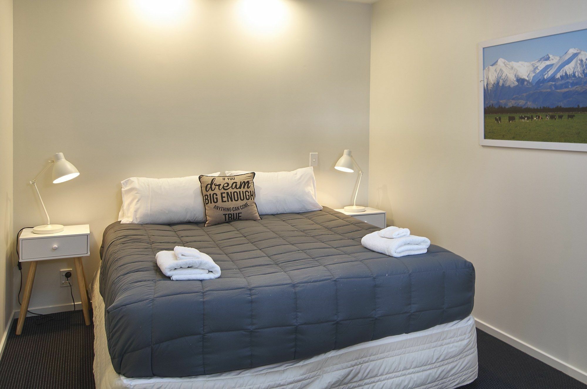 Riccarton Loft - Christchurch Holiday Homes ภายนอก รูปภาพ